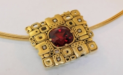 ALEX SEPKUS ONE OF A KIND GARNET AND DIAMOND COLLAR NECKLACE
